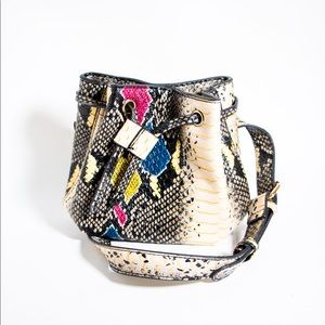 SNAKE PRINT BELT BUCKET BAG